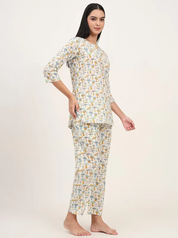 Cream_Cotton_Printed_Night_Suit_Set_For_Women