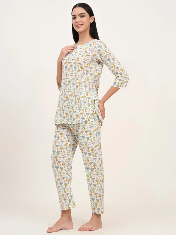 Cream_Cotton_Printed_Night_Suit_Set_For_Women