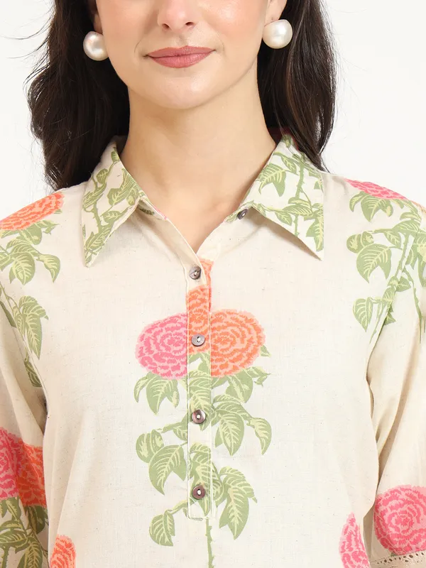 Cream_Pink_Floral_Print_Cotton_Fabric_Kurta_For_Women
