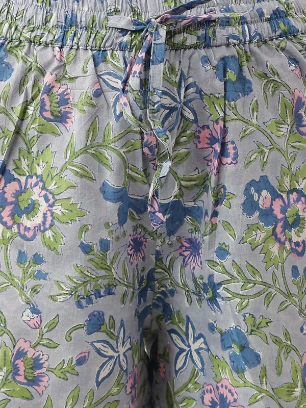 Floral_Printed_Sleeveless_Pure_Cotton_Short_Night_Suit_For_Women