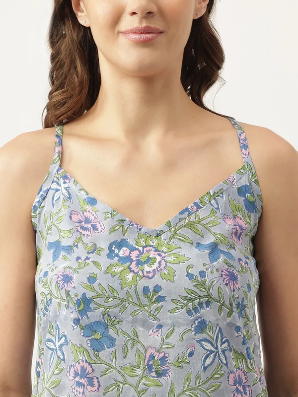 Floral_Printed_Sleeveless_Pure_Cotton_Short_Night_Suit_For_Women