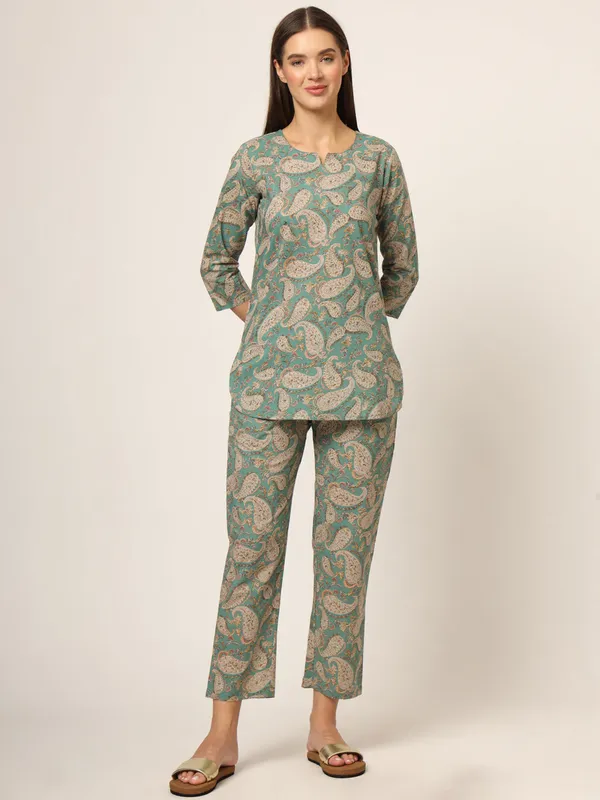 Green_Floral_Print_Cotton_Regular_Fit_Night_Suit_For_Women