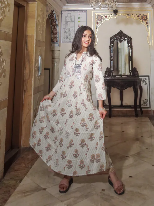 Ivory_White_Self_Print_Cotton_Kurti_With_Palazzo_Set_For_Women