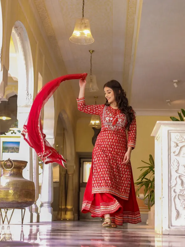 Maroon_Cotton_Kurta_Palazzo_Set_With_Net_Dupatta_For_Women