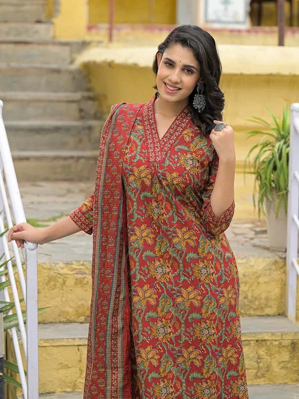 Maroon_Cotton_V-Neck_Kurta_Pant_Set_With_Dupatta_For_Women