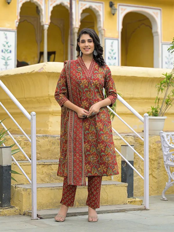 Maroon_Cotton_V-Neck_Kurta_Pant_Set_With_Dupatta_For_Women