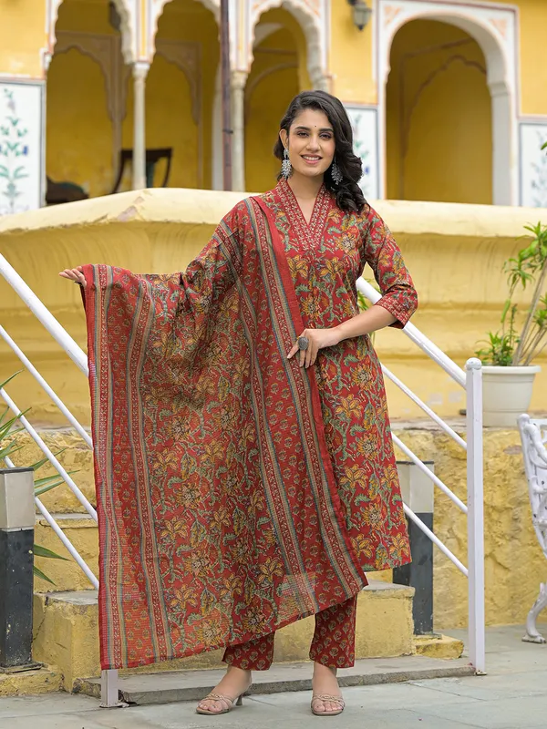 Maroon_Cotton_V-Neck_Kurta_Pant_Set_With_Dupatta_For_Women