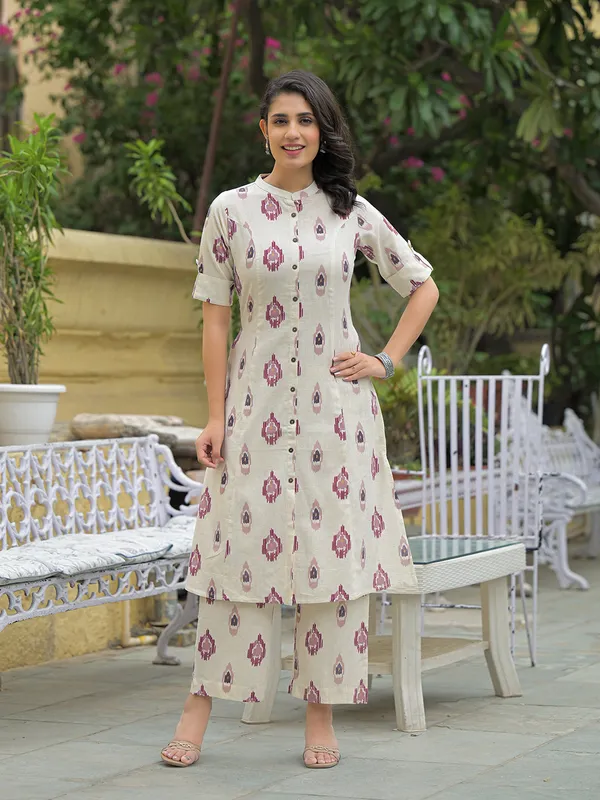 Off_White_Cotton_Printed_Kurta_Pant_Set_For_Women