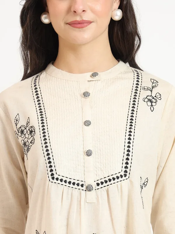 Off_White_Cotton_Round_Neck_Embroidery_Top_For_Women
