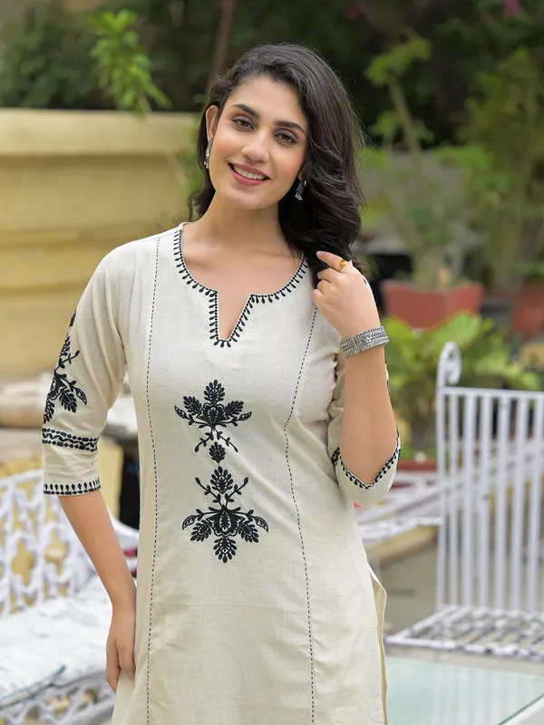 Off_White_Solid_Black_Embroidery_Kurta_Pant_Set_For_Women