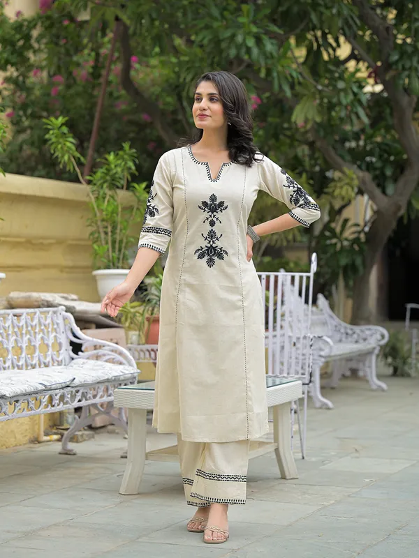 Off_White_Solid_Black_Embroidery_Kurta_Pant_Set_For_Women