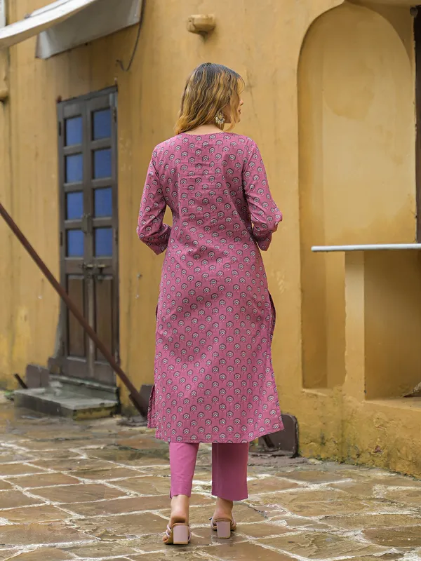 Pink_Embroidered_Cotton_Straight_Kurta_Pant_Set_With_Dupatta_For_Women