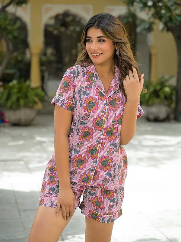Pink_Floral_Print_Cotton_Night_Suits_For_Women