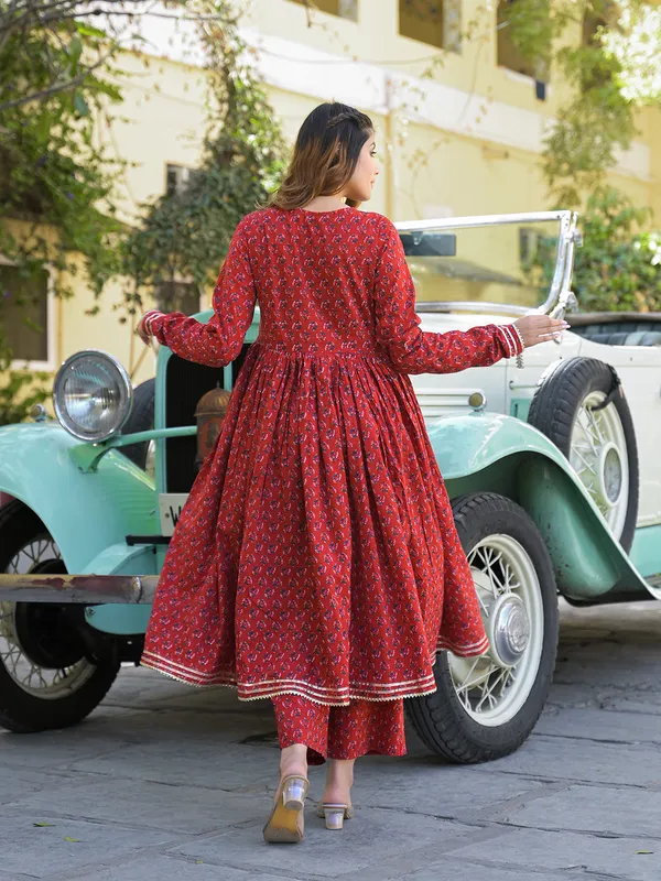 Red_Floral_Cotton_Printed_Anarkali_Kurta_Pant_With_Dupatta_For_Women