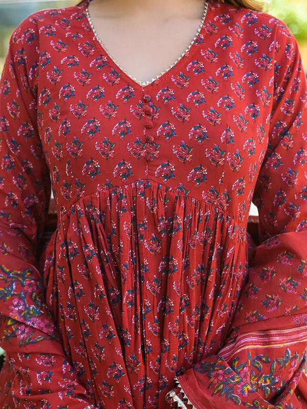 Red_Floral_Cotton_Printed_Anarkali_Kurta_Pant_With_Dupatta_For_Women