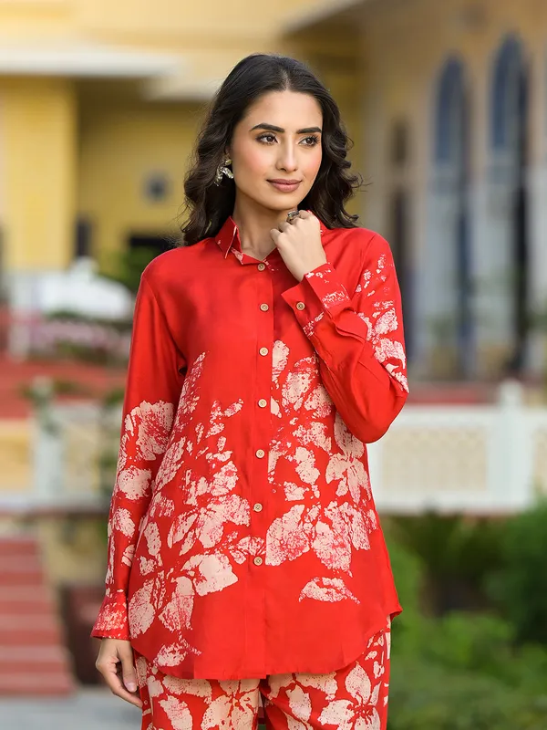 Red_Hand_Painted_Muslin_Co-Ord_Set_For_Women