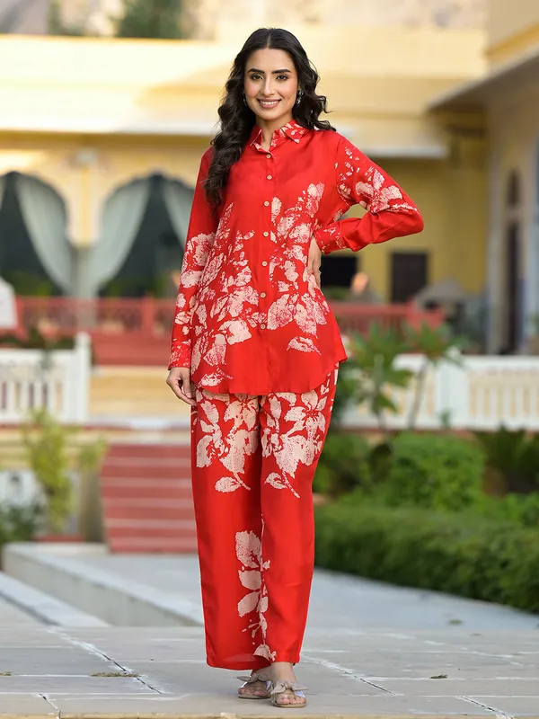 Red_Hand_Painted_Muslin_Co-Ord_Set_For_Women