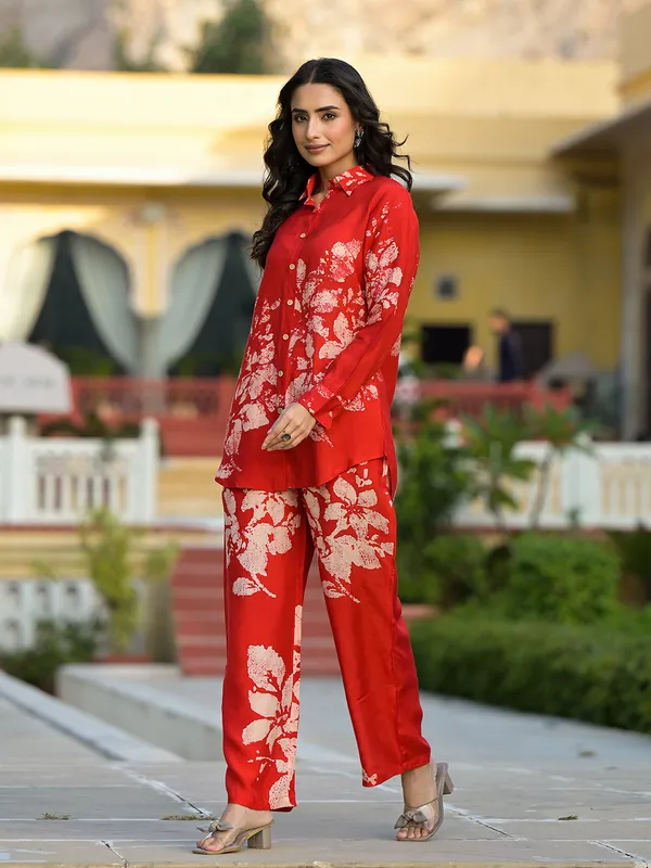 Red_Hand_Painted_Muslin_Co-Ord_Set_For_Women