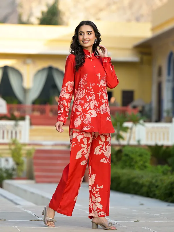 Red_Hand_Painted_Muslin_Co-Ord_Set_For_Women