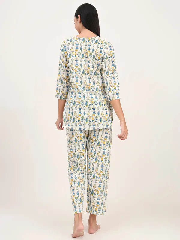 White_Cotton_Printed_Night_Suit_Set_For_Women
