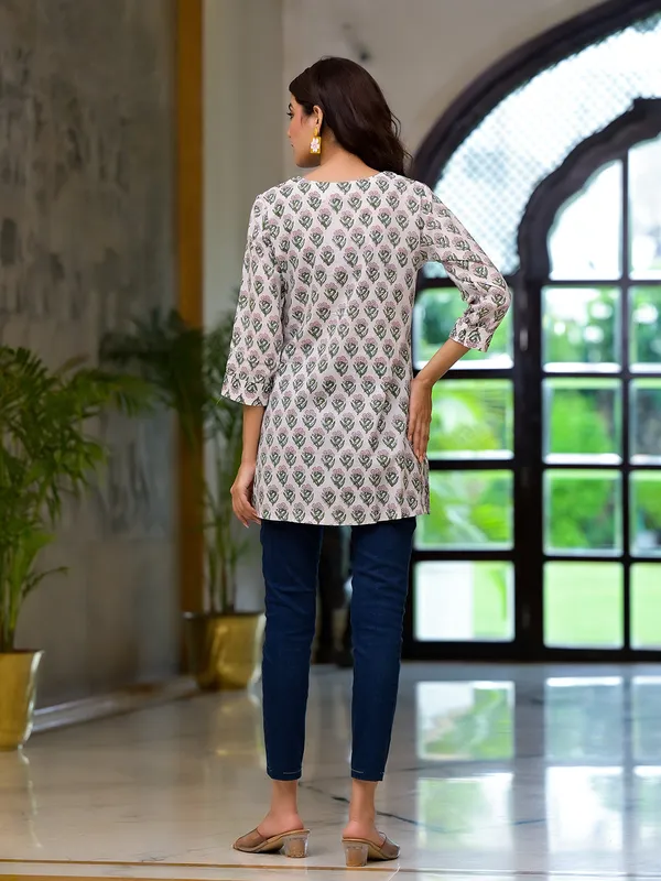 White_Floral_Print_Pure_Cotton_A-Line_Top_For_Women