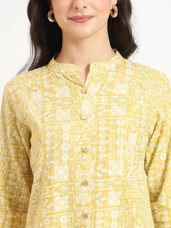 Yellow_Cotton_Fabric_Straight_Top_For_Women