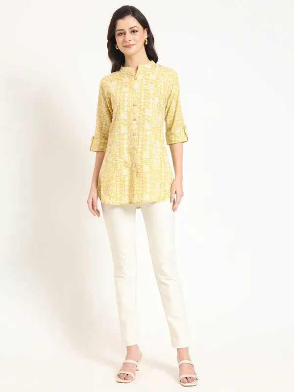 Yellow_Cotton_Fabric_Straight_Top_For_Women