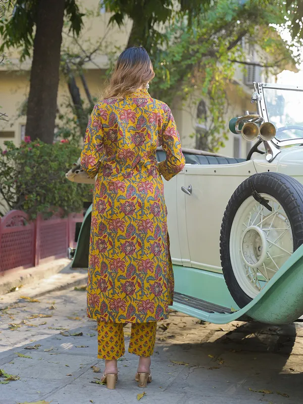 Yellow_Floral_Print_Cotton_Fabric_A-Line_Kurta_Pant_With_Dupatta_For_Women