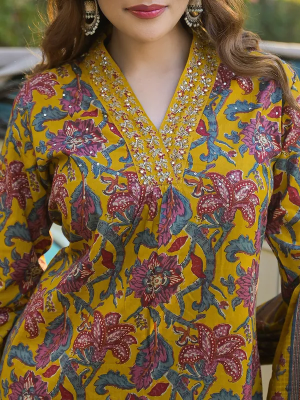 Yellow_Floral_Print_Cotton_Fabric_A-Line_Kurta_Pant_With_Dupatta_For_Women