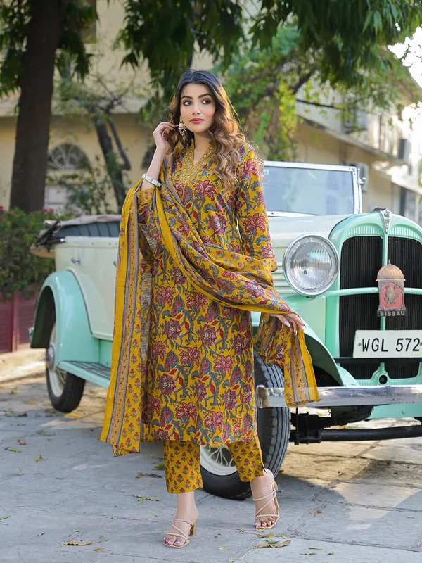 Yellow_Floral_Print_Cotton_Fabric_A-Line_Kurta_Pant_With_Dupatta_For_Women