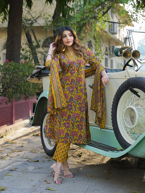 Yellow_Floral_Print_Cotton_Fabric_A-Line_Kurta_Pant_With_Dupatta_For_Women