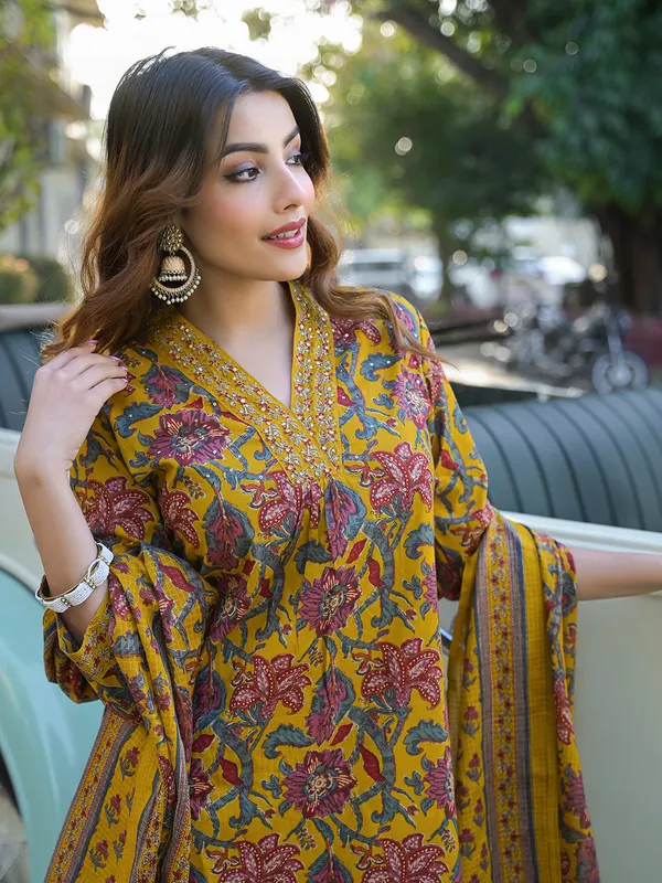 Yellow_Floral_Print_Cotton_Fabric_A-Line_Kurta_Pant_With_Dupatta_For_Women
