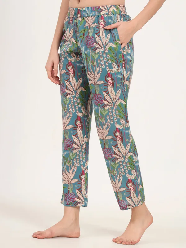 Teal_Green_Round_Neck_Cotton_Night_Suit_For_Women