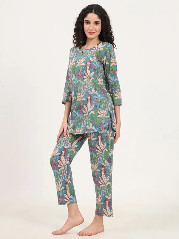 Teal_Green_Round_Neck_Cotton_Night_Suit_For_Women
