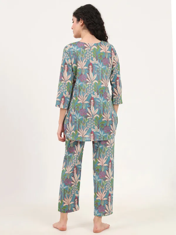 Teal_Green_Round_Neck_Cotton_Night_Suit_For_Women