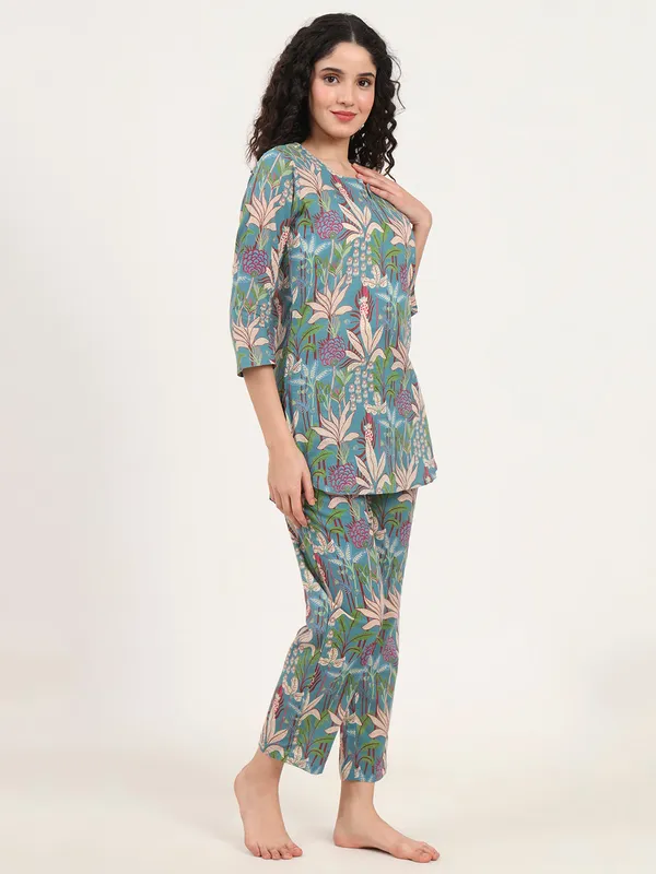 Teal_Green_Round_Neck_Cotton_Night_Suit_For_Women