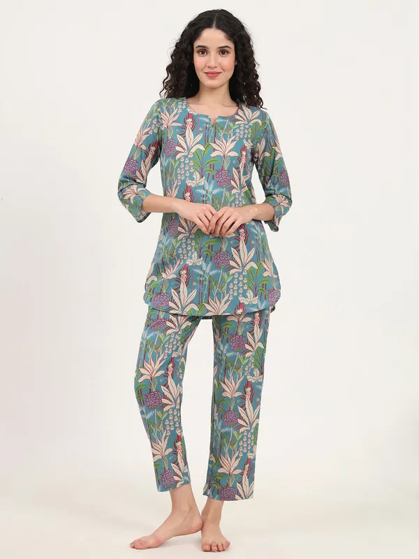 Teal_Green_Round_Neck_Cotton_Night_Suit_For_Women
