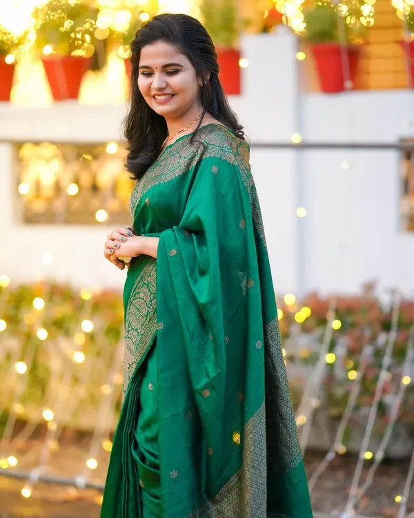 Premium_Green_Soft_Silk_Saree_with_Rich_Pallu_and_All-Over_Jacquard_Work
