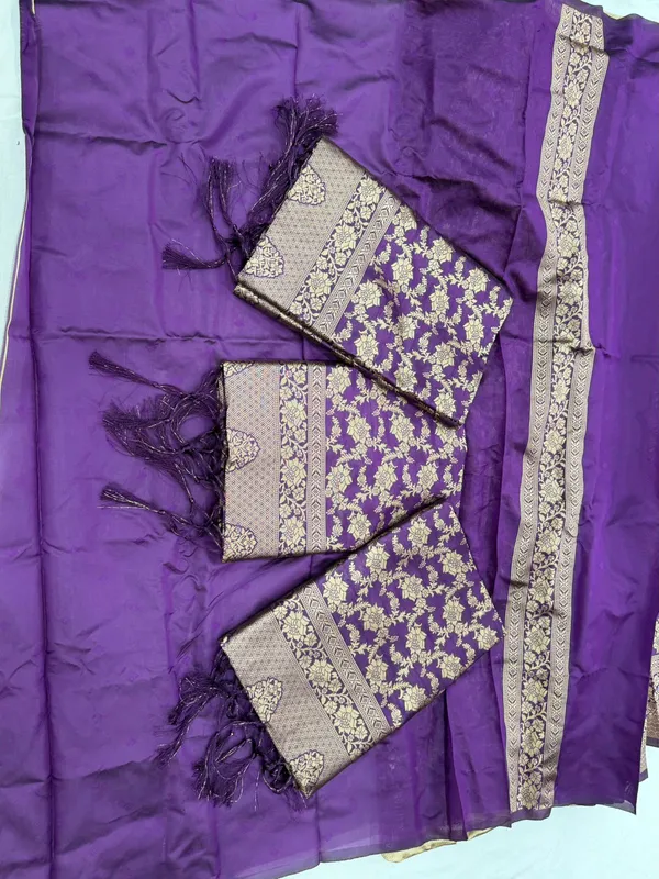 Premium_Purple_Soft_Silk_Saree_with_Rich_Pallu_and_All-Over_Jacquard_Work