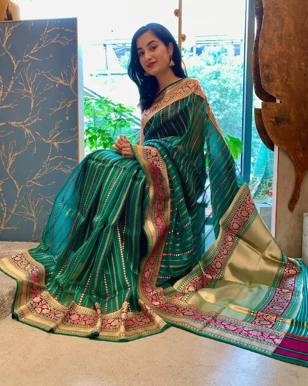 Premium_Rama_Green_Soft_Silk_Saree_with_Rich_Pallu_and_All-Over_Jacquard_Work
