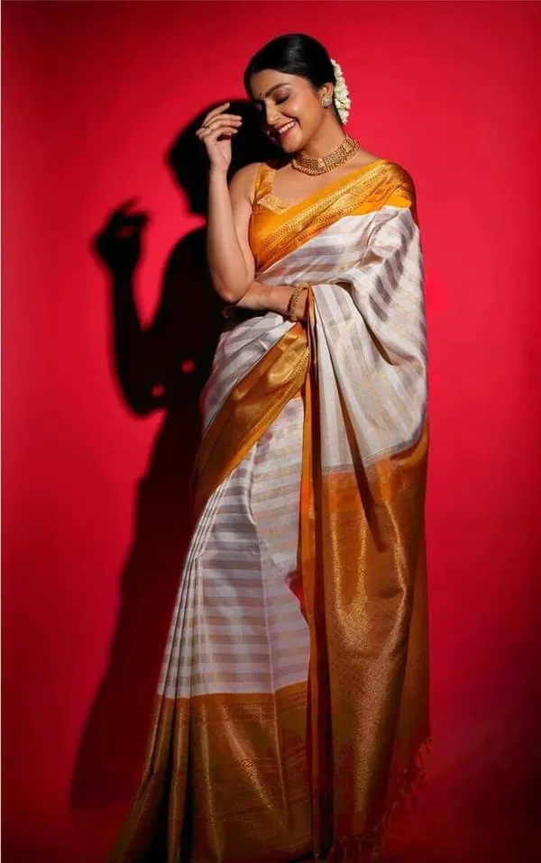 Premium_Cream_Soft_Silk_Saree_with_Rich_Pallu_and_All-Over_Jacquard_Work