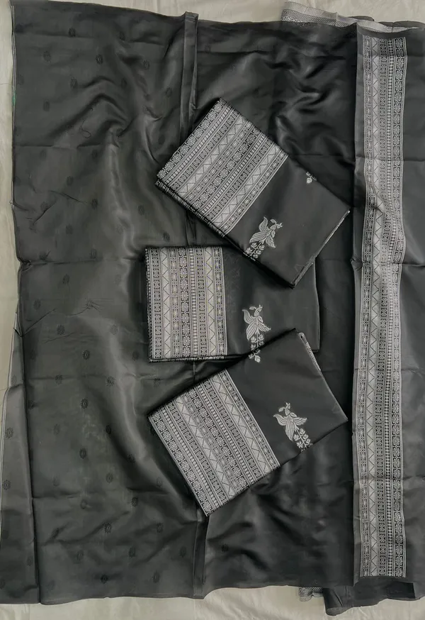 Premium_Black_Soft_Silk_Saree_with_Rich_Pallu_and_All-Over_Jacquard_Work