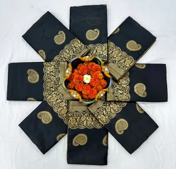 Premium_Black_Soft_Silk_Saree_with_Rich_Pallu_and_All-Over_Jacquard_Work