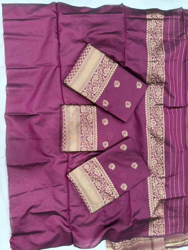 Premium_Maroon_Soft_Silk_Saree_with_Rich_Pallu_and_All-Over_Jacquard_Work