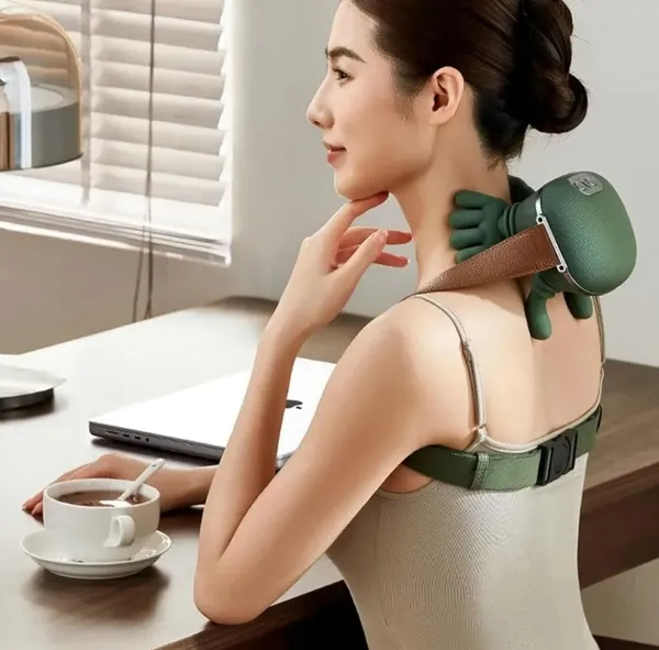 Green_Plastic_Electric_Shoulder_Massager_For_Men_And_Women