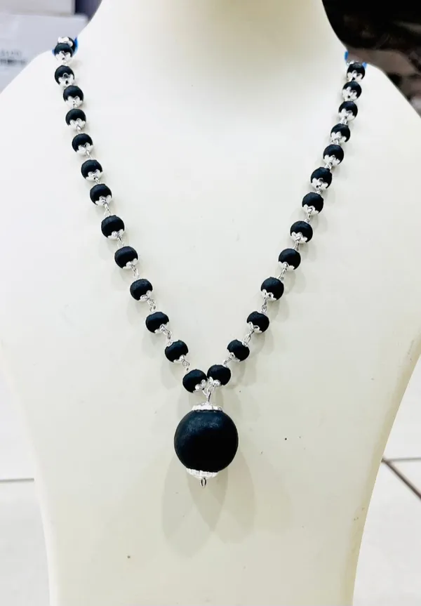Karungali_Silver_Malai_With_Pendant_For_Unisex