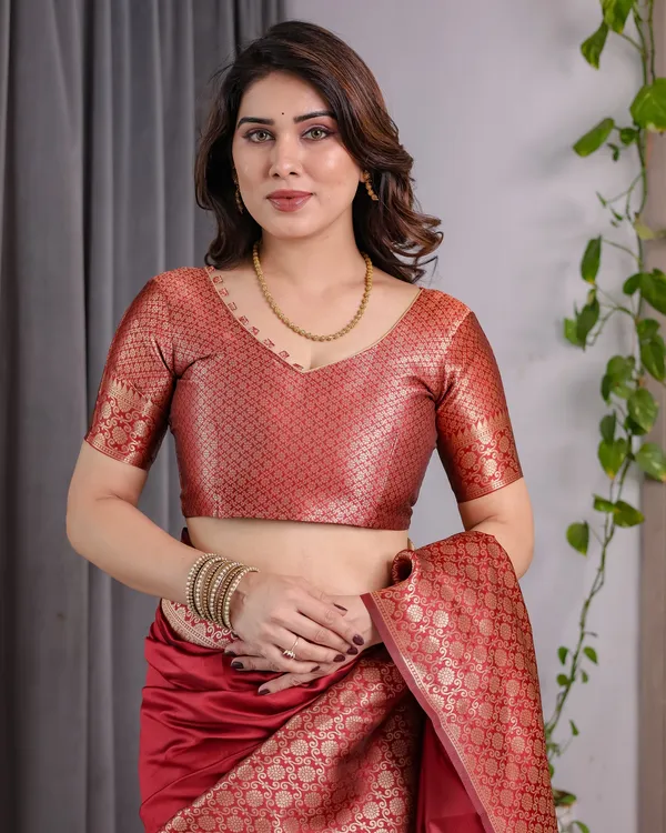 RED_Banarasi_Silk_Jacquard_Saree