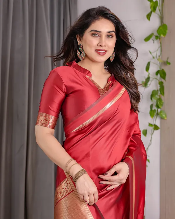 CLASSIC_RED_BANARASI_SILK_SAREES