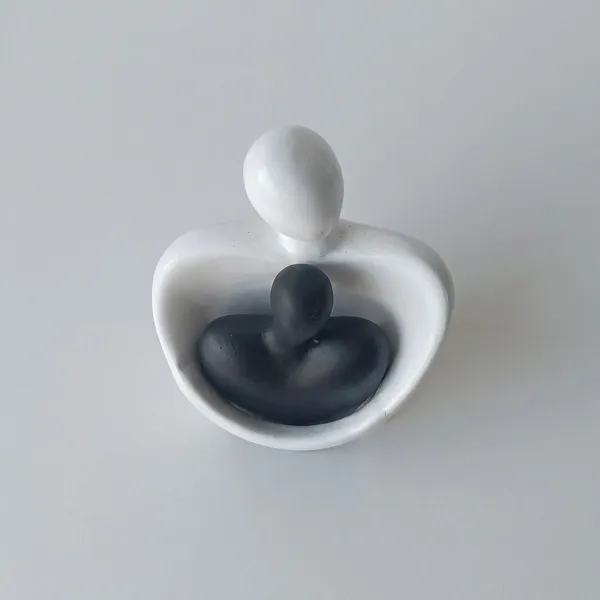 Eternal_Embrace_Ceramic_Couple_Decoratives