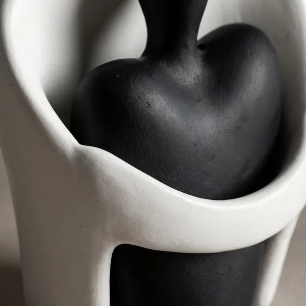 Eternal_Embrace_Ceramic_Couple_Decoratives